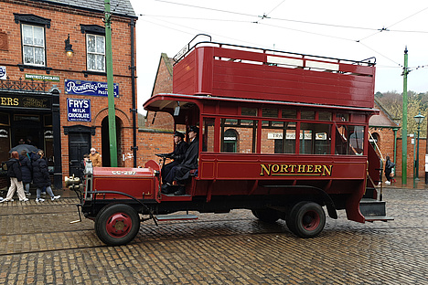 Historischer Doppeldeckerbus, Beamish Museum, Durham