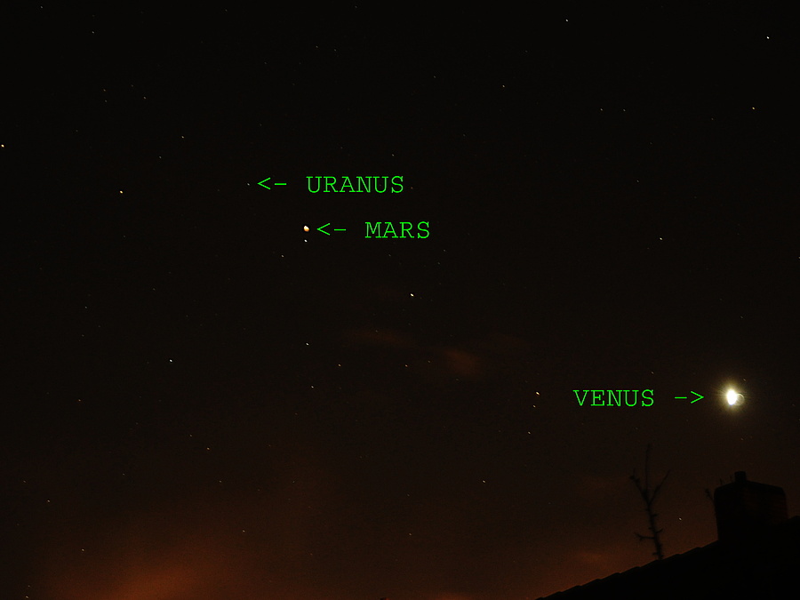 Venus, Mars und Uranus as seen on 24.02.2017 at 19:28, photographed using our DSLR (10 s exposure, aperture 2,8)